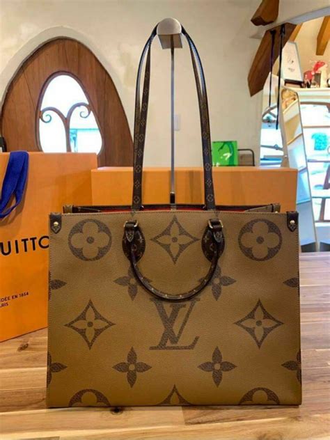 lv on the go giant monogram|monogram giant canvas bag.